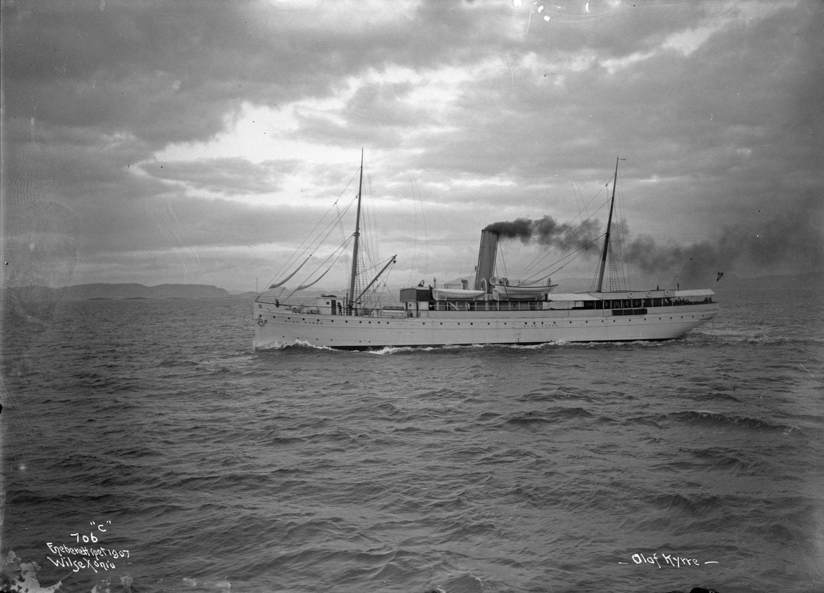 Anders Beer Wilse, Olaf Kyrre (b. 1886, Martens, Olsen & Co, Bergen), som kongeskip