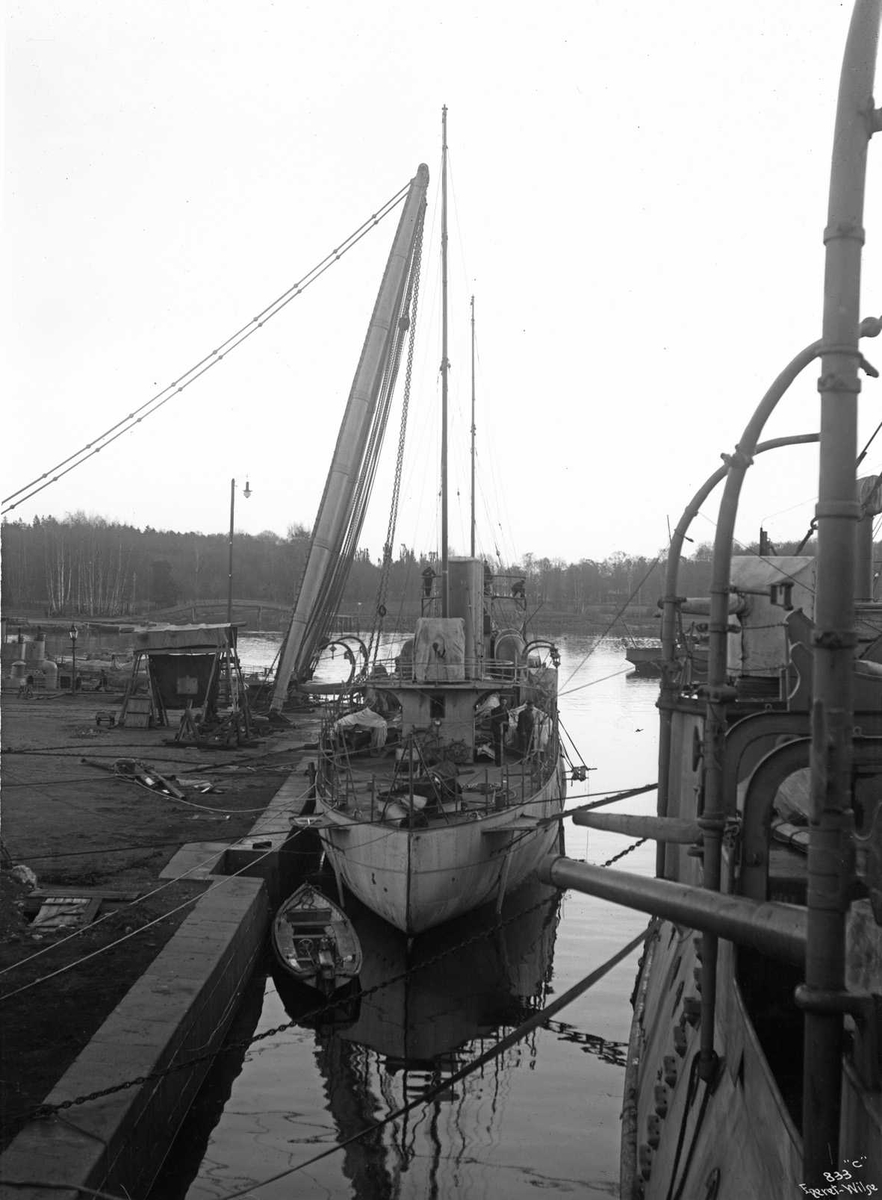 Anders Beer Wilse, Draug (b. 1908, Karljohansvern Verft, Horten), torpedokrysser,