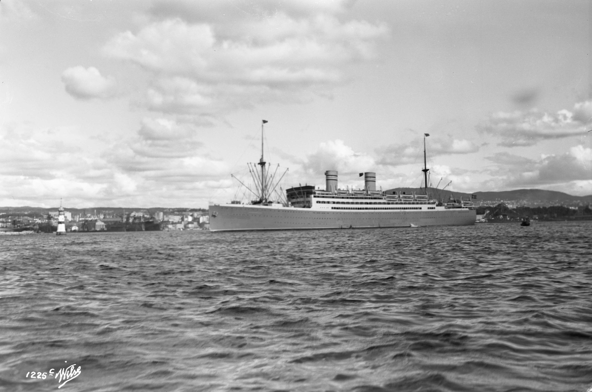 Anders Beer Wilse, Stavangerfjord (b. 1918, Cammell, Laird & Co., Birkenhead)