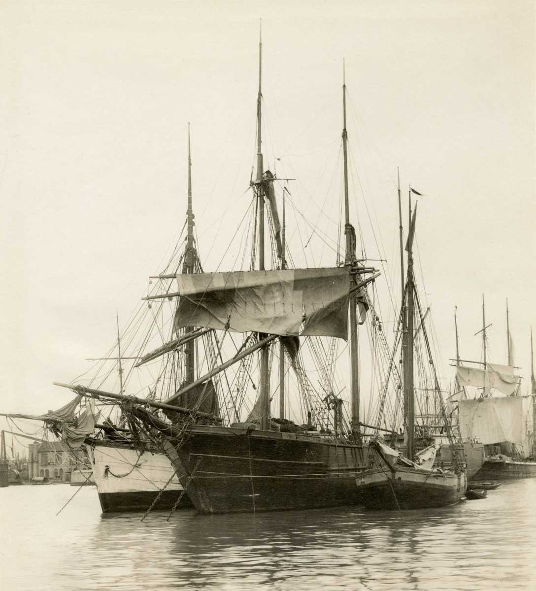 Anders Beer Wilse, Skonnertskip Lucy Frances (b. 1856, Brooksville, Maine)