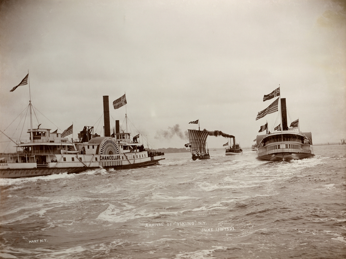 Hart,, "Viking" (b.1893, A/S Framnæs mekaniske verksted, Sandefjord). - Ankommer New York på vei til verdensutstillingen i Chicago 1893.
