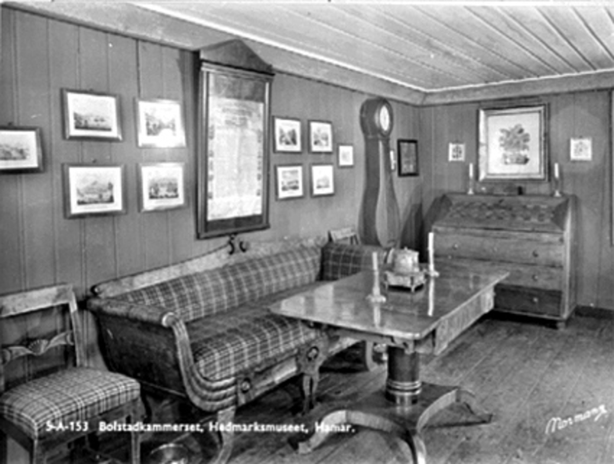 Anno Domkirkeodden, BOLSTADBYGNINGEN, INTERIØR. HEDMARKSMUSEET. POSTKORT.