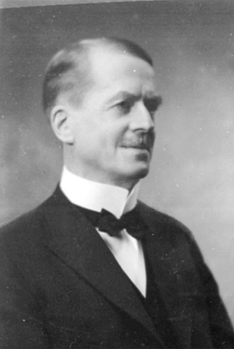 Anno Domkirkeodden, PORTRETT: PROST ANDREAS VILHELM AGERSBORG FLIFLET, FØDT I HAMAR DEN 1 JUNI 1874