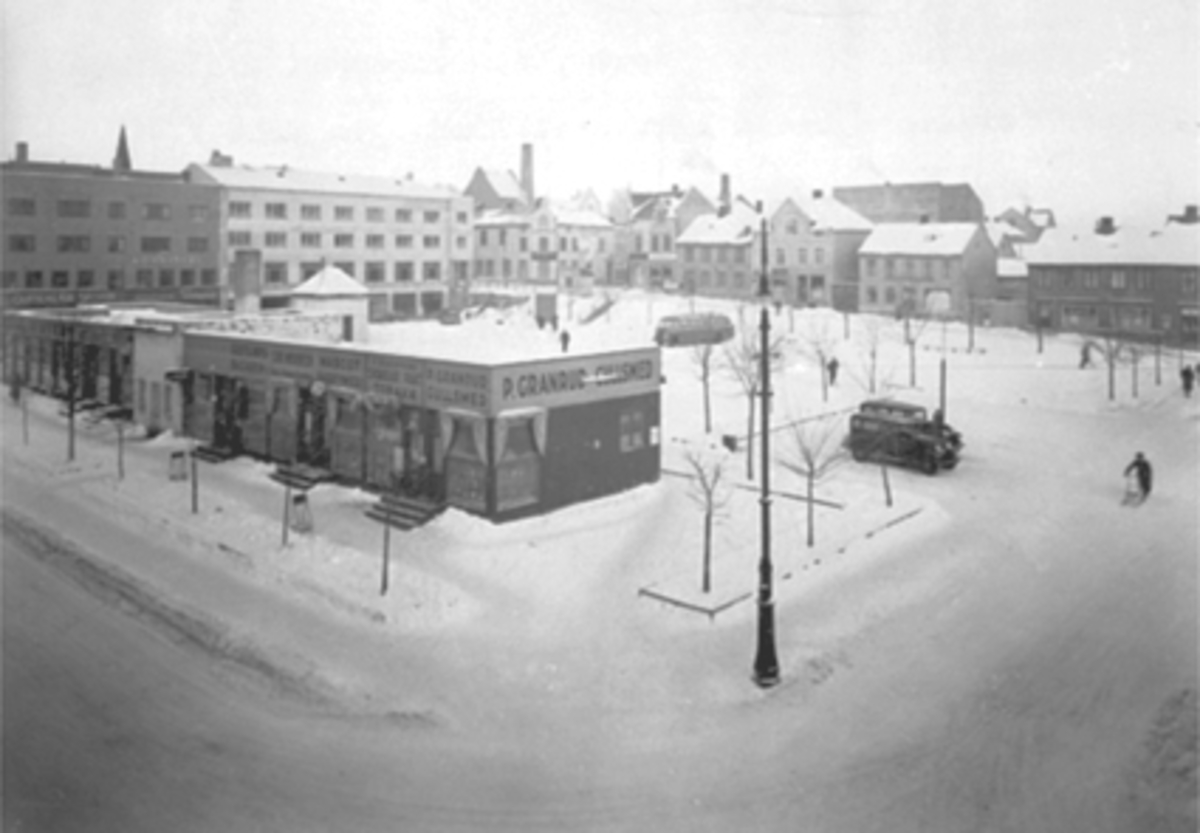 Anno Domkirkeodden, BUTIKKBRAKKER, ØSTRE TORG, GRØNNEGATA 52, NYBYGG, TORGGATA, VINTER.