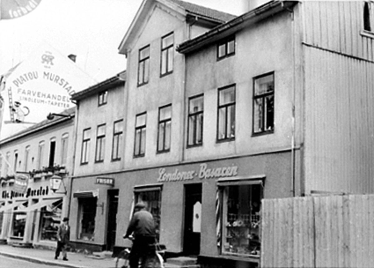 Anno Domkirkeodden, EKSTERIØR TORGGATA 71, LONDONER-BASAREN, DETTE HUSET BRANT SENERE NED.