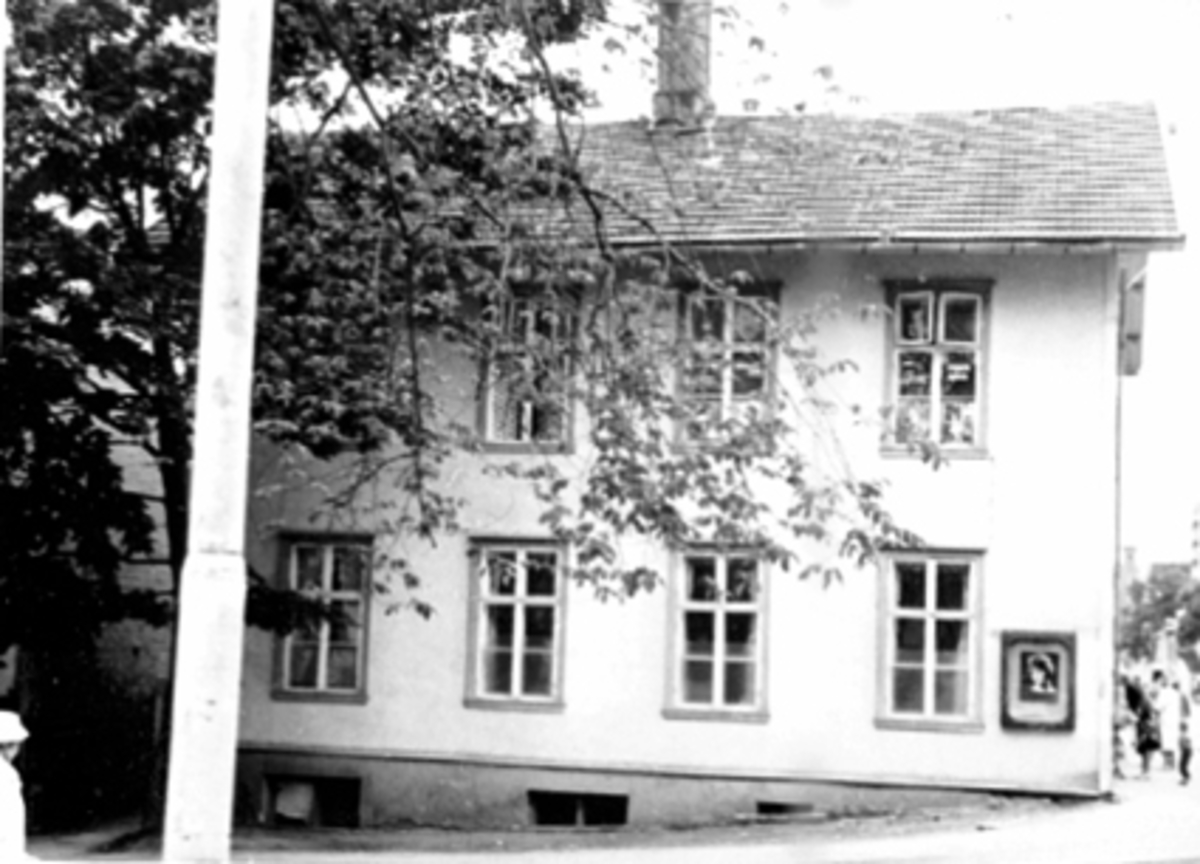 Anno Domkirkeodden, EKSTERIØR TORGGATA 72 SETT FRA LIERBAKKEN