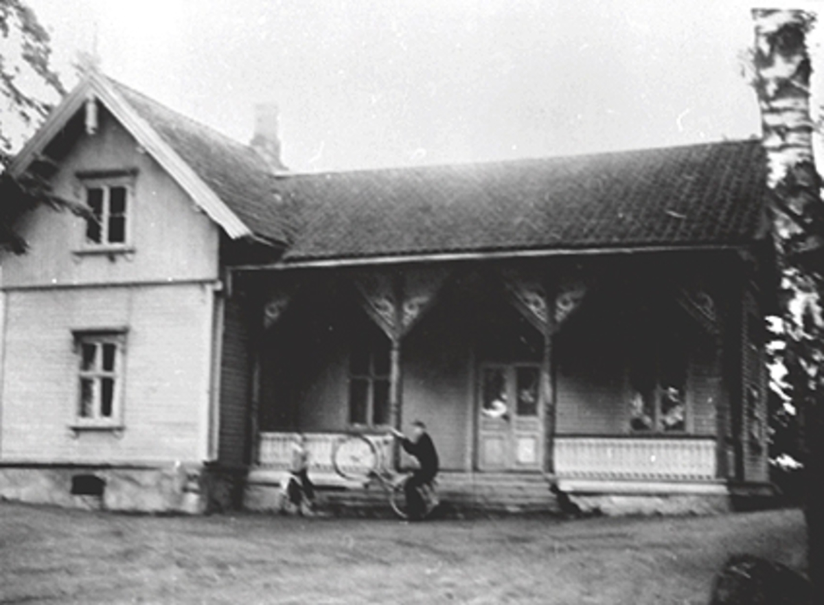 Anno Domkirkeodden, EKSTERIØR HUSET SOM HAR VÆRT BÅDE RESTAURANT, VAKTMESTERBOLIG OG KJØKKEN, HAMAR PARK