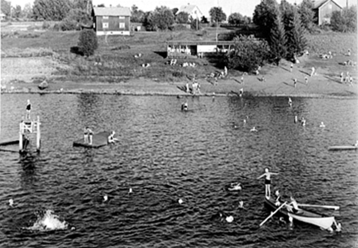 Anno Domkirkeodden, BADELIV PÅ ODDEN I ROSENLUNDSVIKA MED FLYTEBRYGGE, STUPETÅRN, VAKTMESTERBOLIGEN, HEDMARKSMUSEET OG DOMKIRKEODDEN