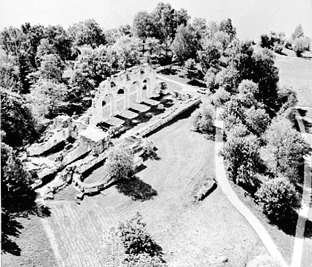 Anno Domkirkeodden, FLYFOTO AV DOMKIRKERUINEN, HEDMARKSMUSEET OG DOMKIRKEODDEN