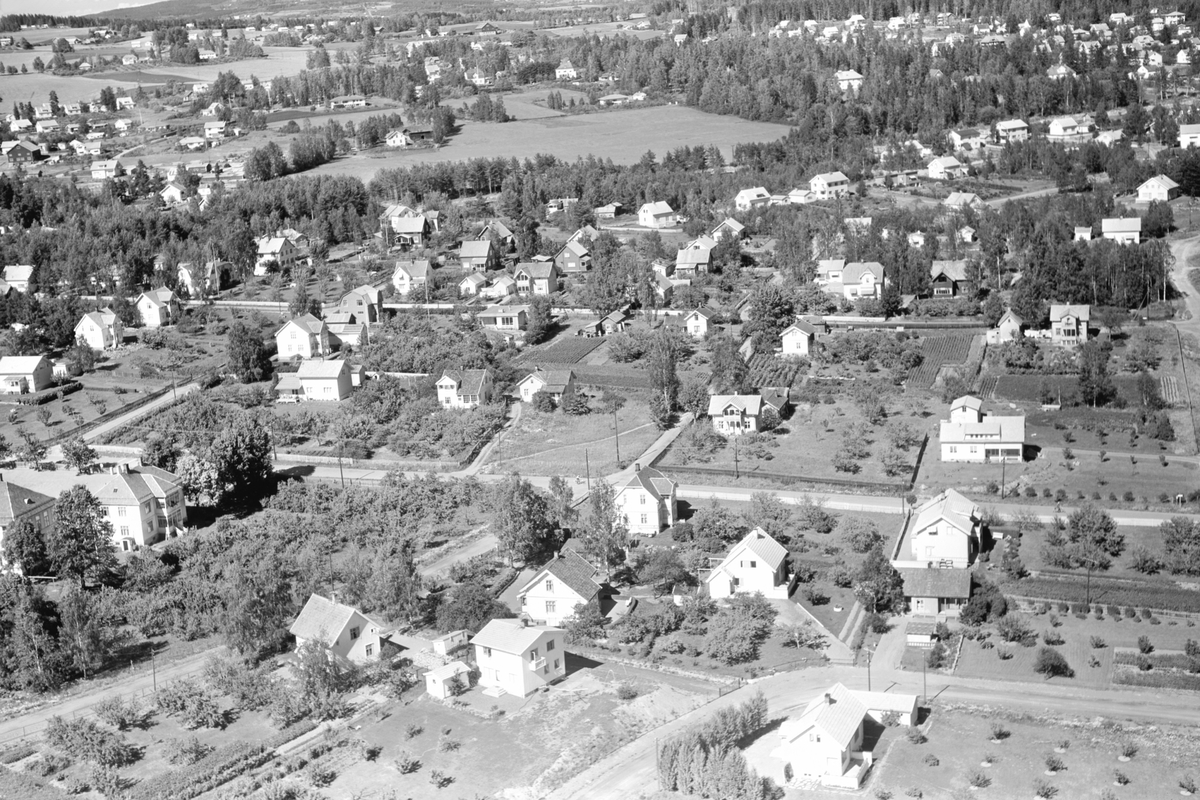 Widerøes Flyveselskap A/S, FLYFOTO, RØREKSGATE, SNORRESGATE, FREDRIK MONSENSGATE. MARCUS THRANESGATE, RØREKSGATE.
