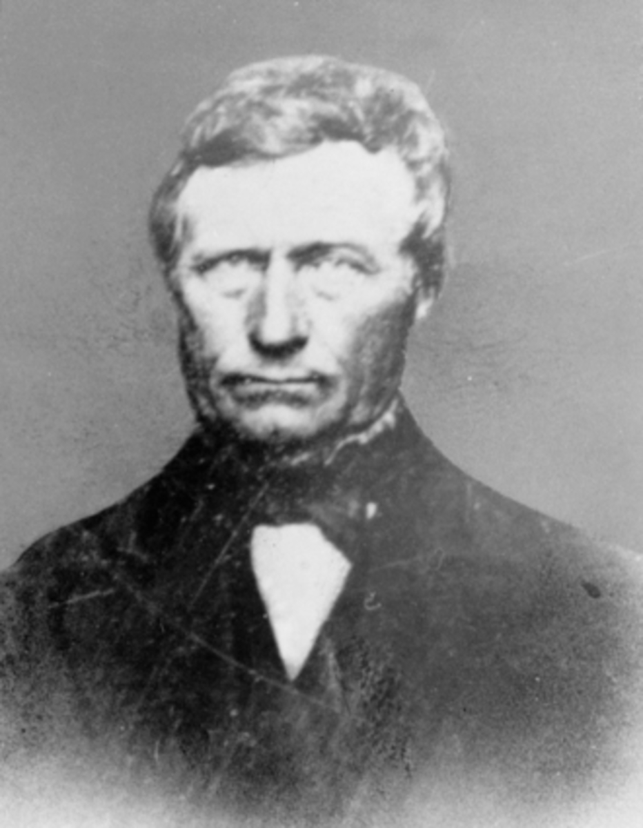 Anno Domkirkeodden, PORTRETT, BYGGMESTER KNUD MORTERUDHan hadde smie i Bryggerigt.