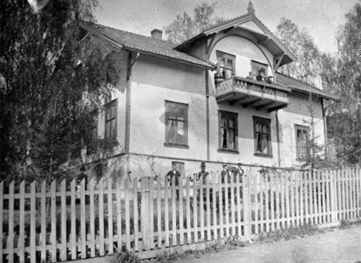 Anno Domkirkeodden, EKSTERIØR, SOLBAKKEN, FOLK, HAGE, VERANDA