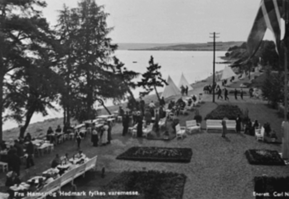 Anno Domkirkeodden, VAREMESSE 1933, UTESERVERING, RIDEHUSET