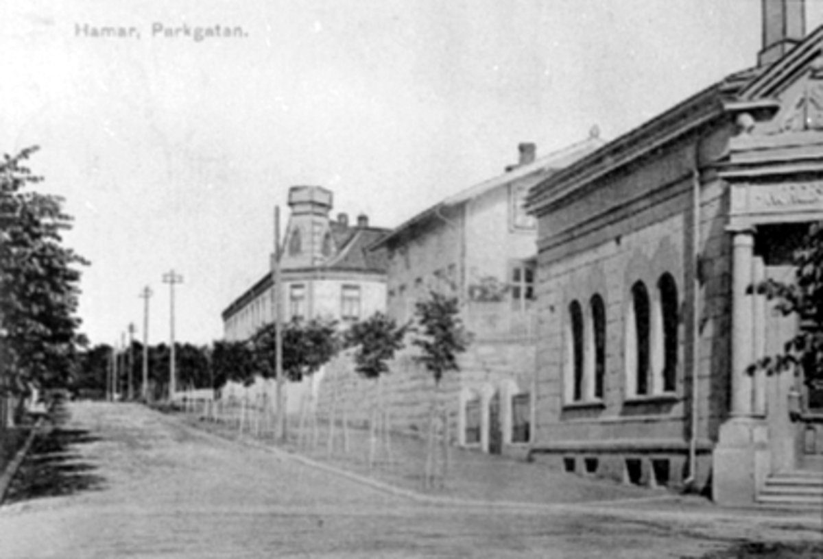 Anno Domkirkeodden, EKSTERIØR, NORGES BANK, PARKGT. , HÅNDVERKERFORENINGENS HUSBak m/tårn Håndverkerforeningens hus innviet 1890