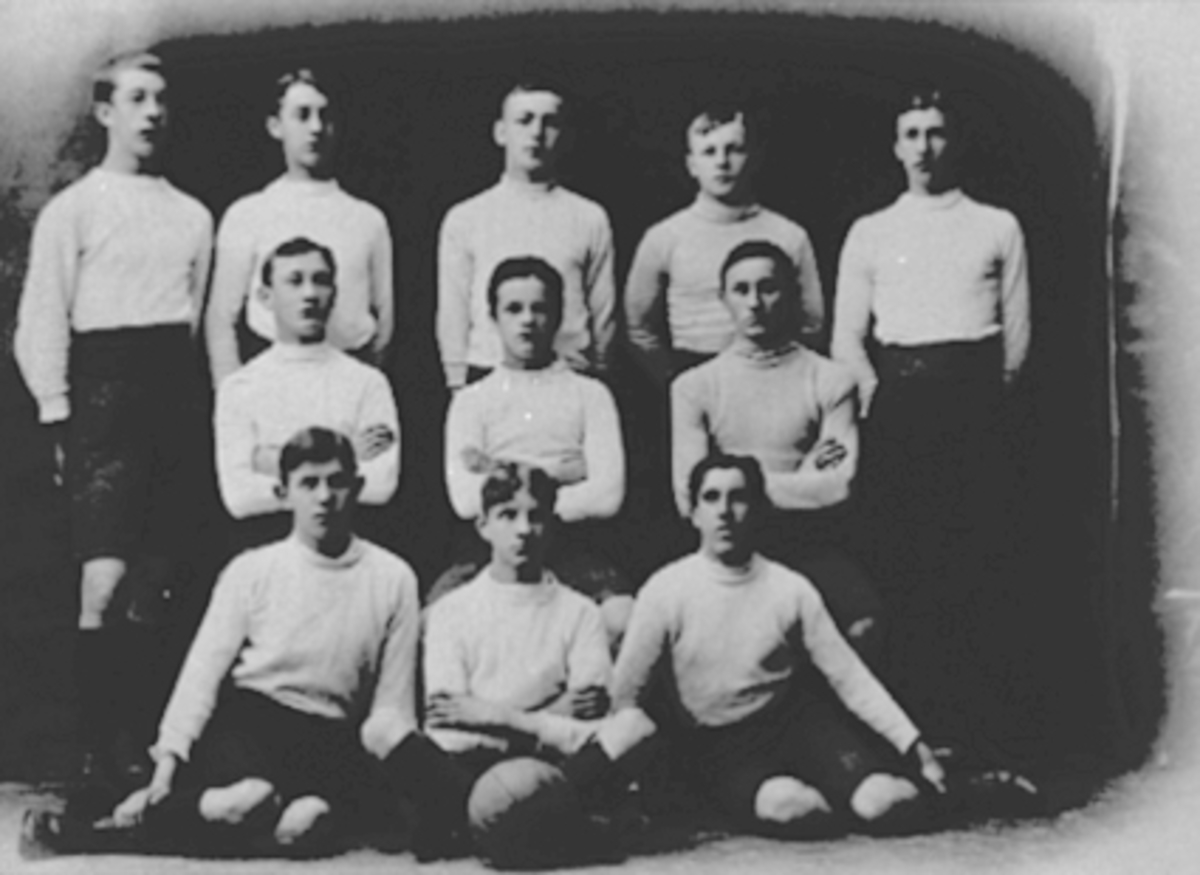 Anno Domkirkeodden, GRUPPE, 11 FOTBALLSPILLERE