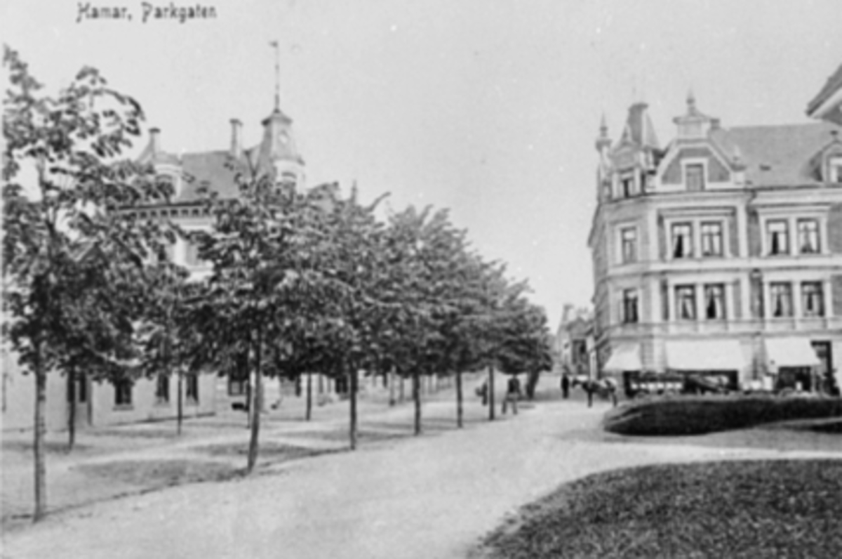 Anno Domkirkeodden, Jernbaneplassen, Parkgata, Singergården, Jernbanehotellet. Postkort.
