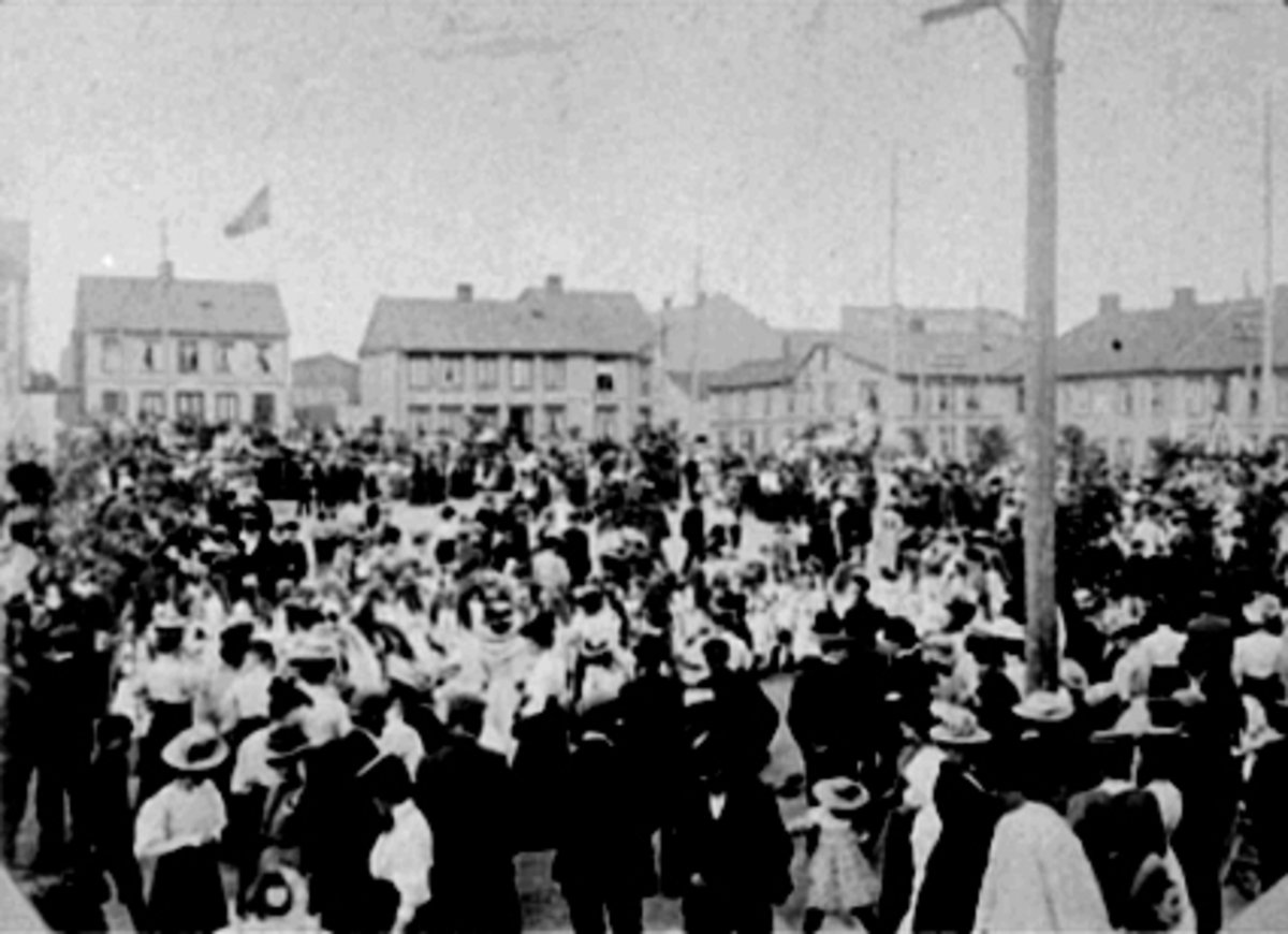 Anno Domkirkeodden, BARNEHJELPSDAGEN, INNSAMLING, BARNEHJEMMET, MYE FOLK, ØSTRE TORG
