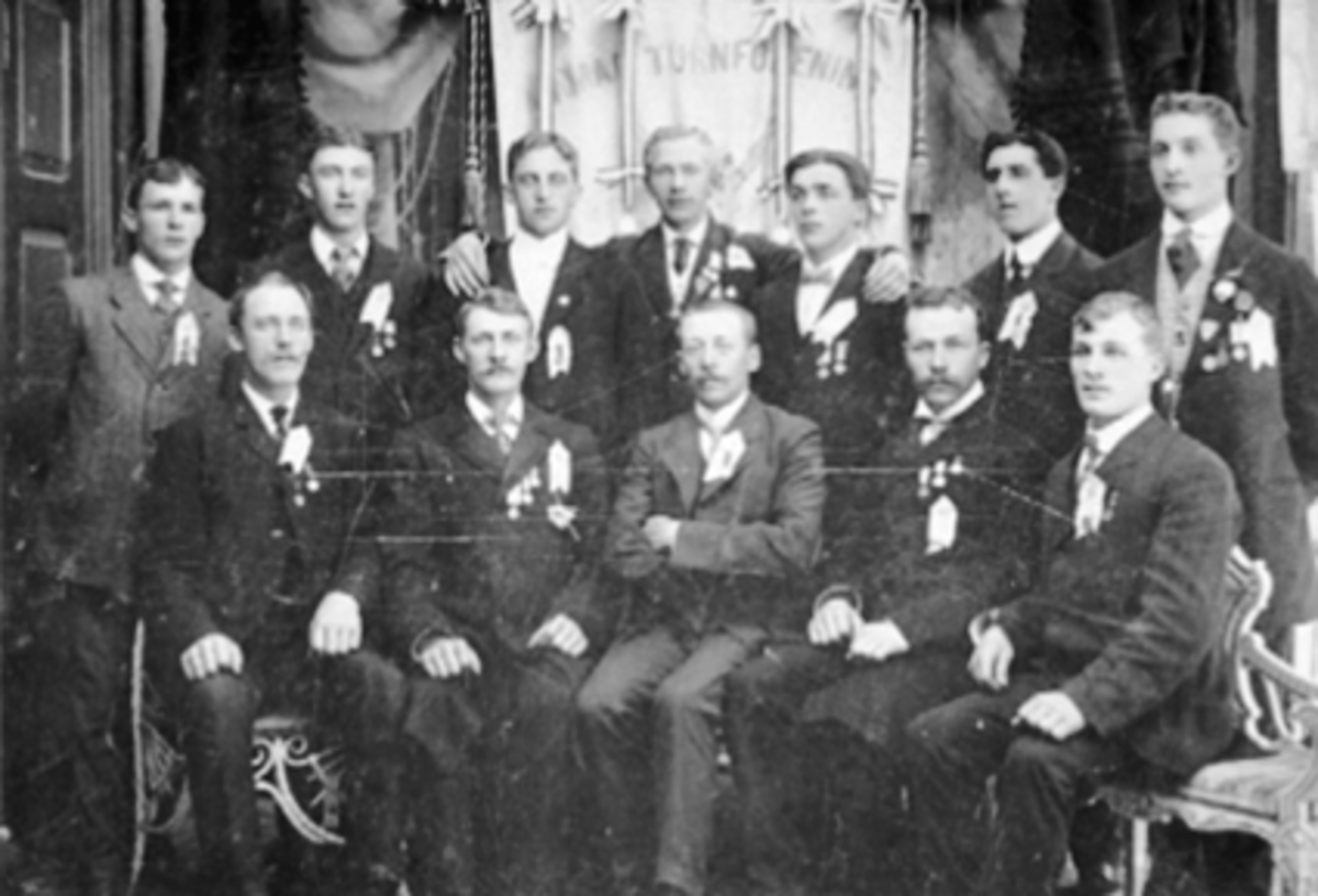 Anno Domkirkeodden, GRUPPE, 12 HERRETURNERE, DRESS, MEDALJER, HAMAR TURNFORENING, H. I. L.