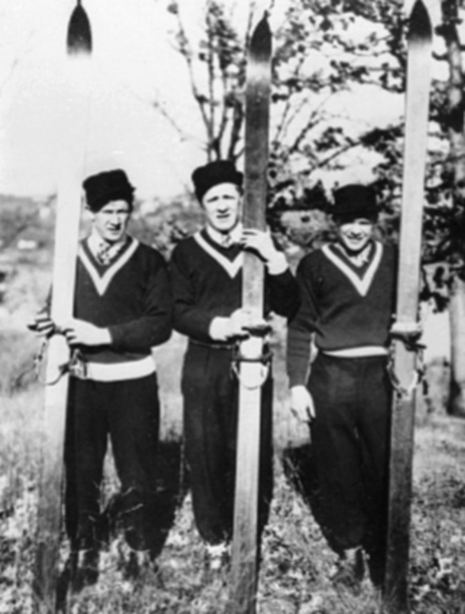 Anno Domkirkeodden, GRUPPE HOPPERE, BIRGER RUUD, KAARE WALBERG, SIMUND RUUD, HOPPSKIPå oppvisning før O. L. Chicago, USA, "Carrybakken"