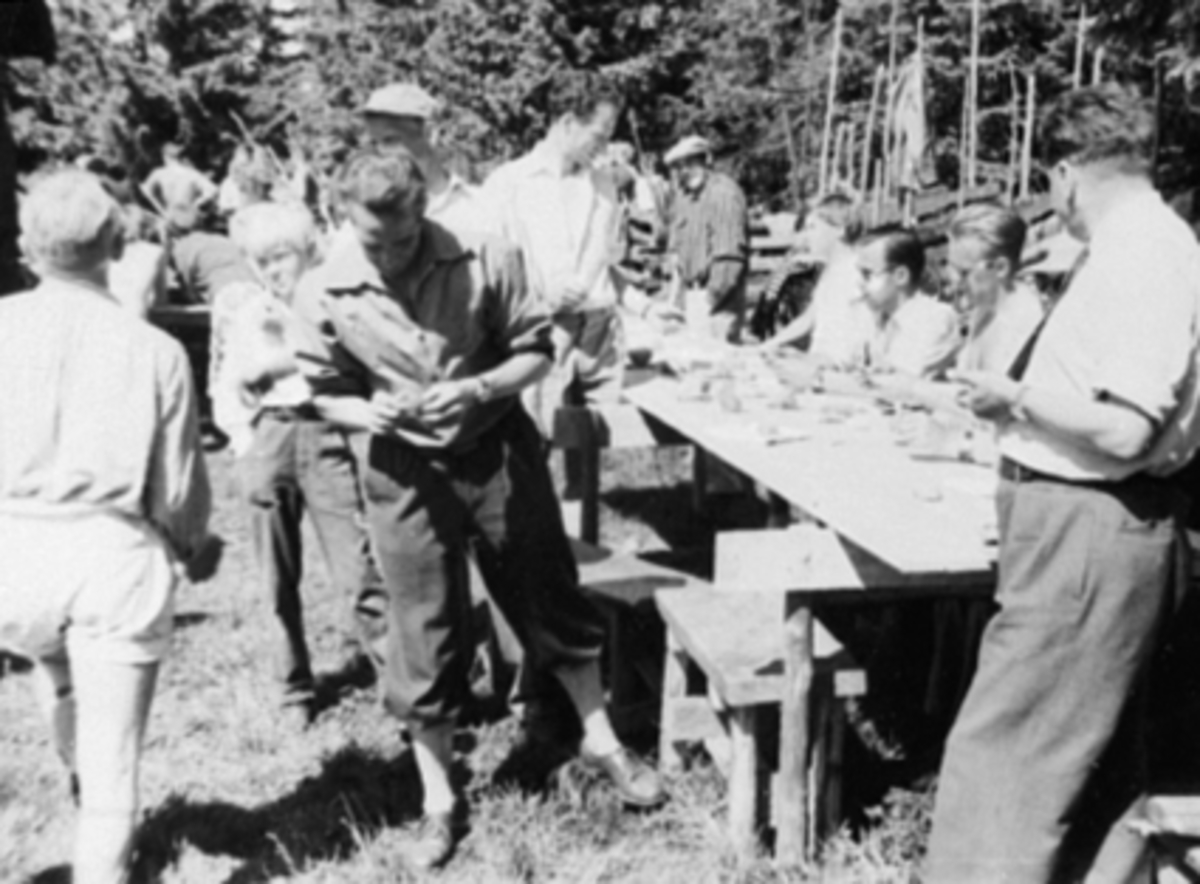 Anno Domkirkeodden, H. I. L. ORIENTERINGSLØP, MÅLPASSERING, MYE FOLKSe Idrett i Hamar gjennom 100 år bilde nr. 222