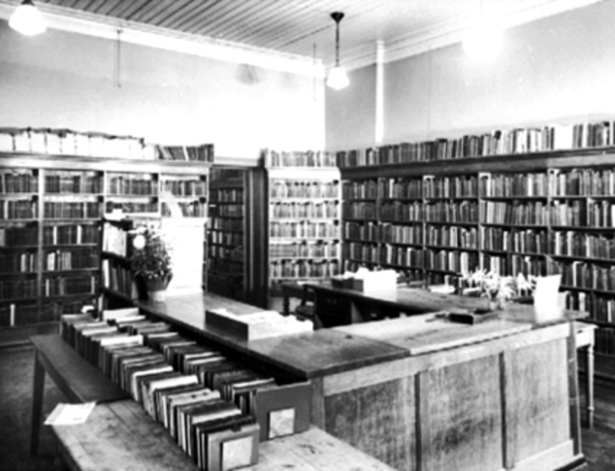 Anno Domkirkeodden, INTERIØR, HAMAR FOLKEBIBLIOTEK, MIDTBYEN SKOLE, UTLÅNSSKRANKE