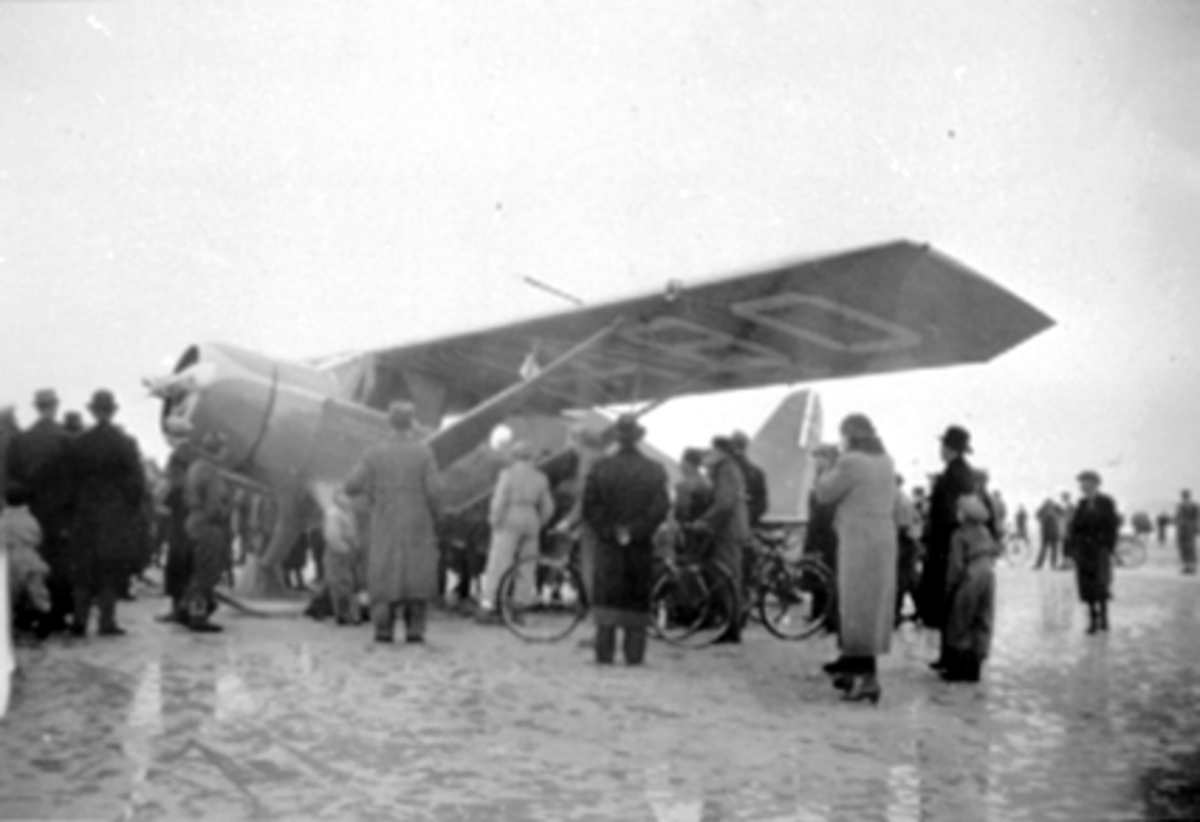 Anno Domkirkeodden, NORSK FLY, LANDING, MJØSISEN, HAMARBUKTA