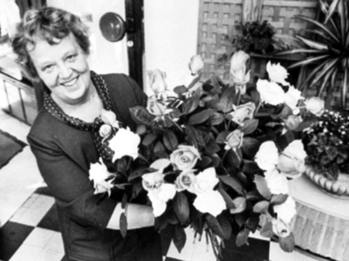 Anno Domkirkeodden, Hanna Reidal, Sybergs Blomsterforretning, Oslo Rosebukett som skulle sendes til Skaugum. Hanna Reidal f. Engh
