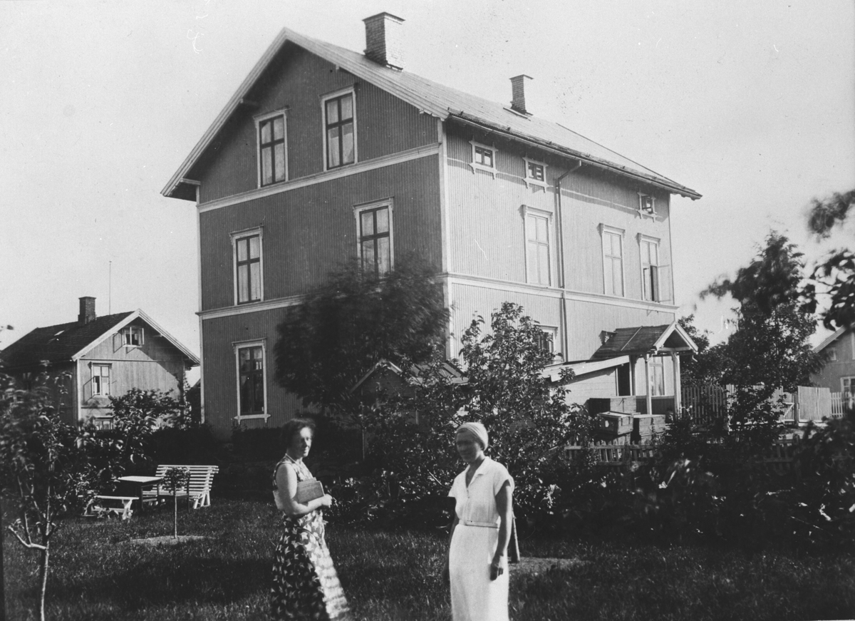 Anno Domkirkeodden, EKSTERIØR BRUGT. 32, HØYVANG, ELINE FLAGSTAD, BORGHILD GRANERUDEline (Elton)Flagstad 13. 09. 1901- 18. 02. 1989. Borghild Granrud (Tvedt)