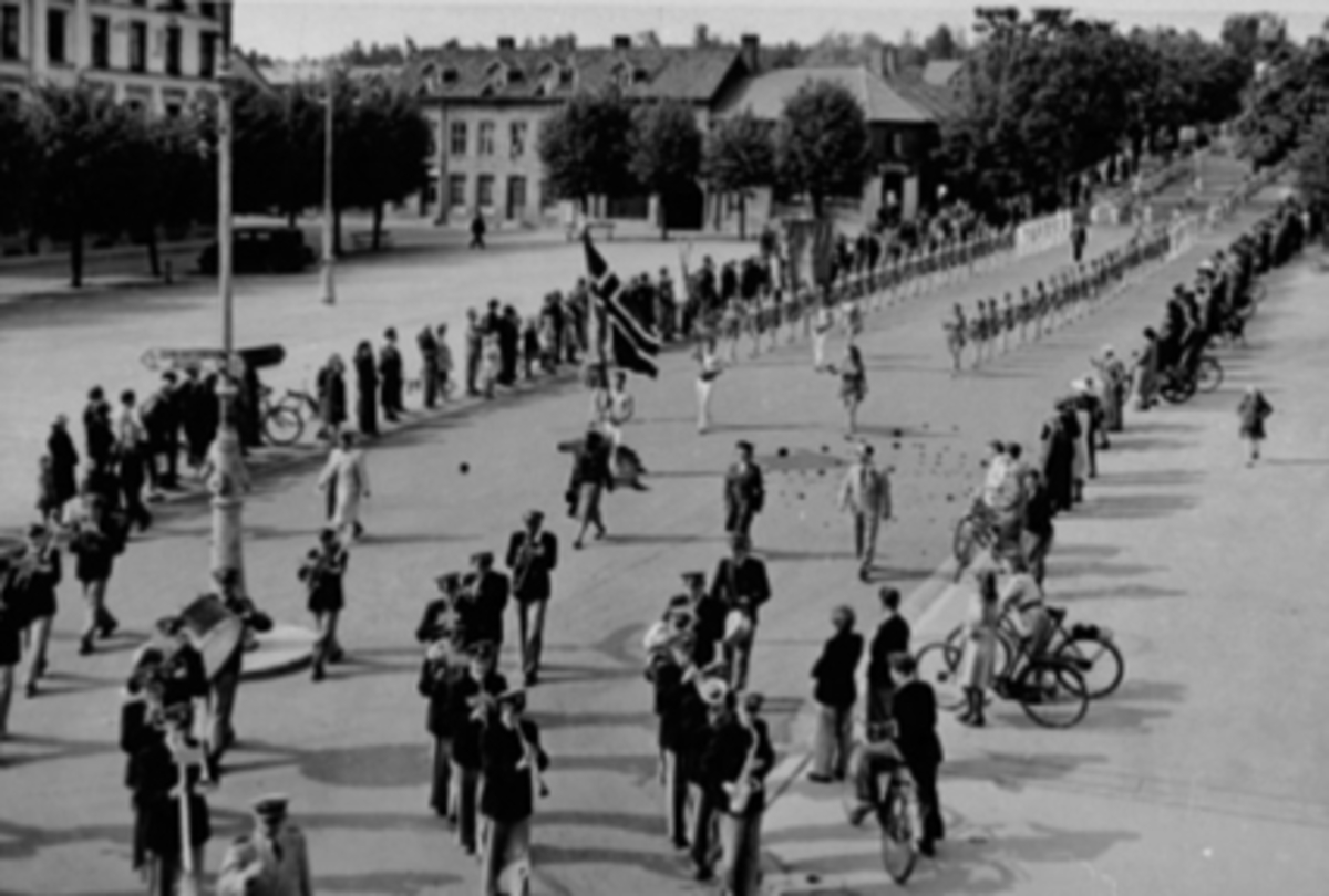 Anno Domkirkeodden, TURNSTEVNE, DEFILERING, STORTORGET, A. DALBY, MUSIKKORPS, FOLK