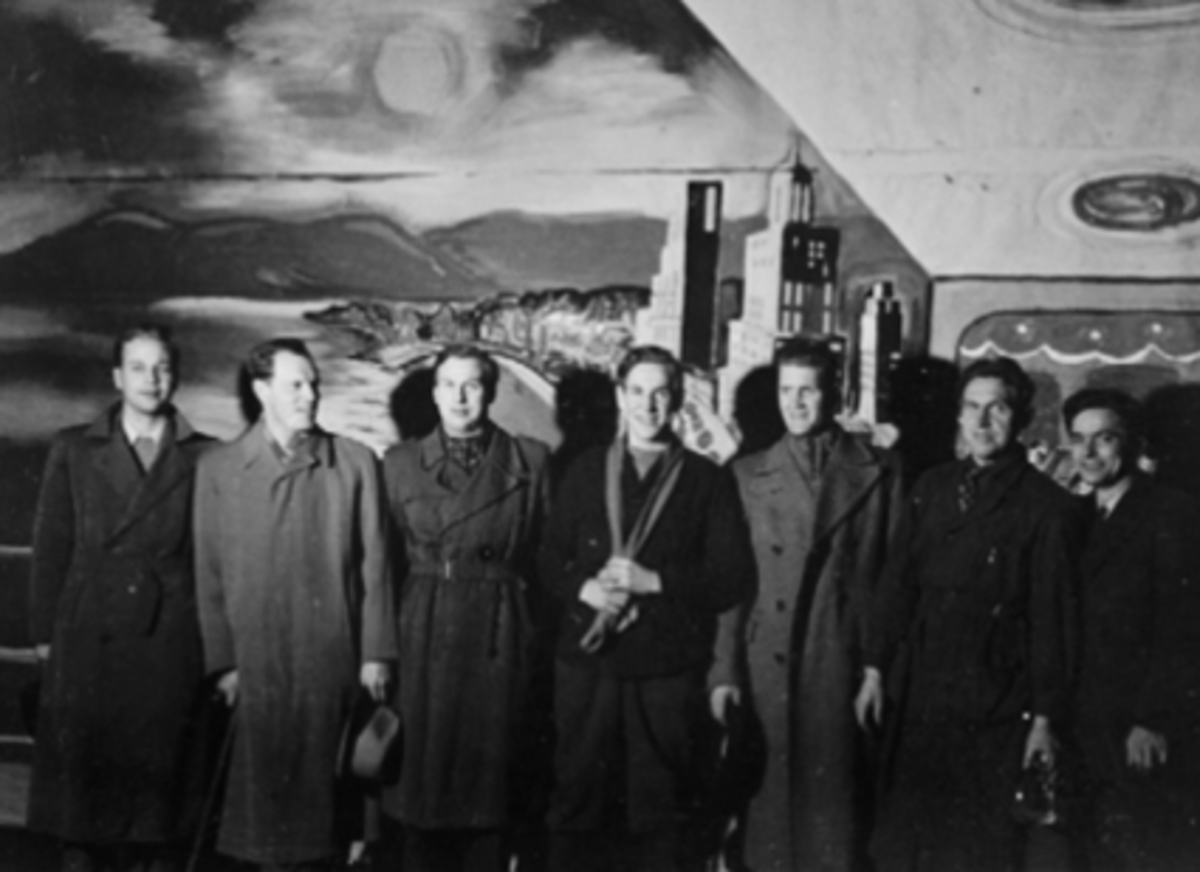 Anno Domkirkeodden, MARTENSREVYEN: A. S. BONDEGULL, GRUPPE 7 SCENEARBEIDERE FRA VENSTRE: ARNE LARSEN, EINAR TØNSAGER, ROLF SUKKESTAD, ROLF PEDERSEN, EILIFF KORSLUND, BRAGE JOHANSEN OG FINN HAGEN