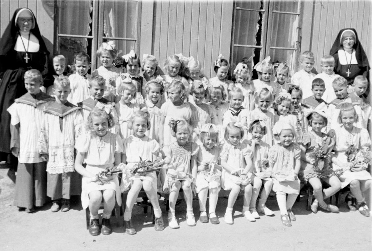 Anno Domkirkeodden, STOR GRUPPE 36 BARN, 2 NONNER, ST. TORFINNS BARNEHAGE,