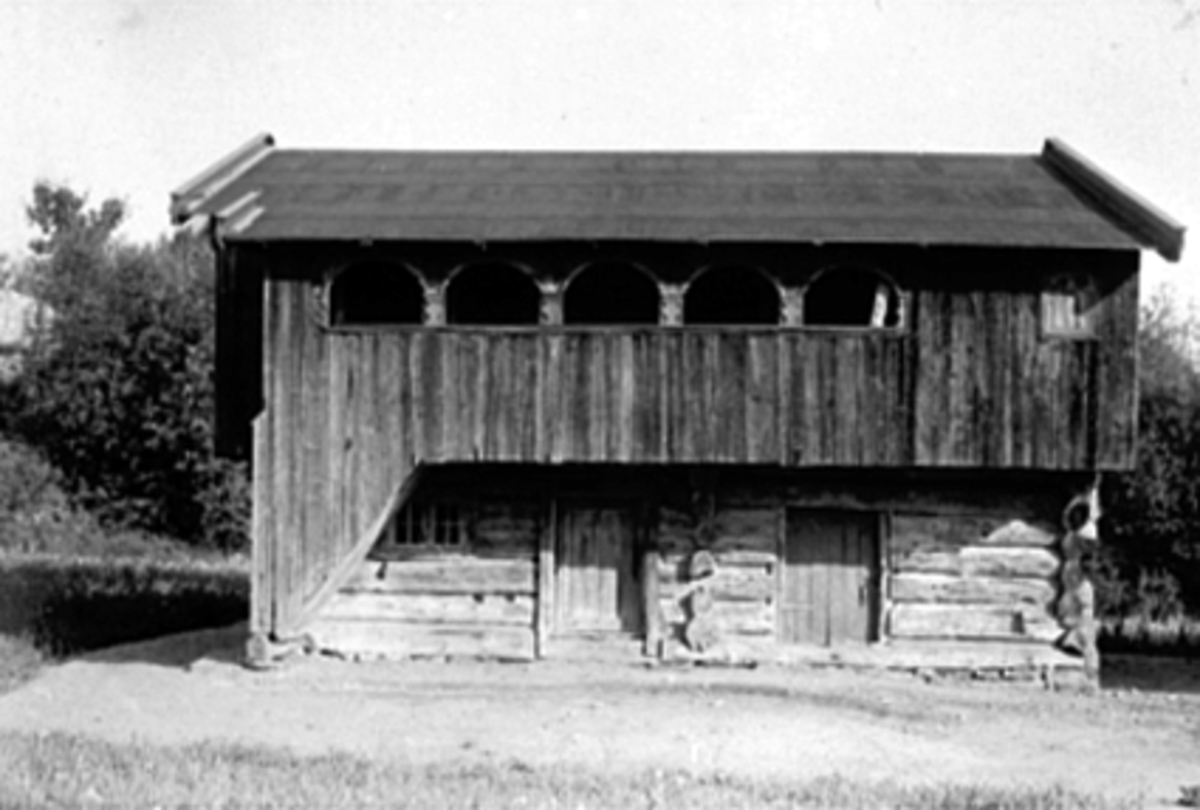 Anno Domkirkeodden, EKSTERIØR, SKRÅSTADLOFTET HDH. 13, HEDMARKSTUNET, HEDMARKSMUSEET OG DOMKIRKEODDEN