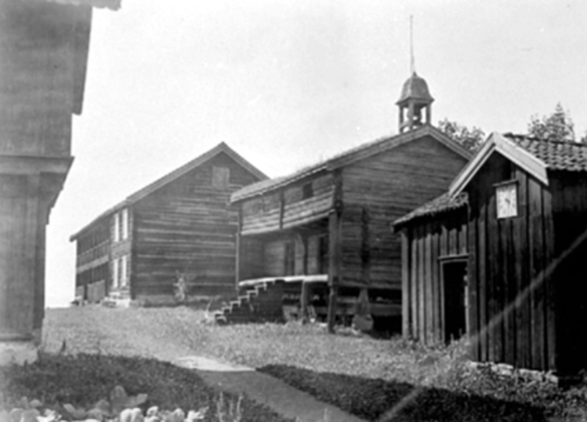 Anno Domkirkeodden, HEDMARKSTUNET, BORGSTUA, LØKENSTABBURET, HUBREDBYGNINGEN, HEDMARKSMUSEET OG DOMKIRKEODDEN