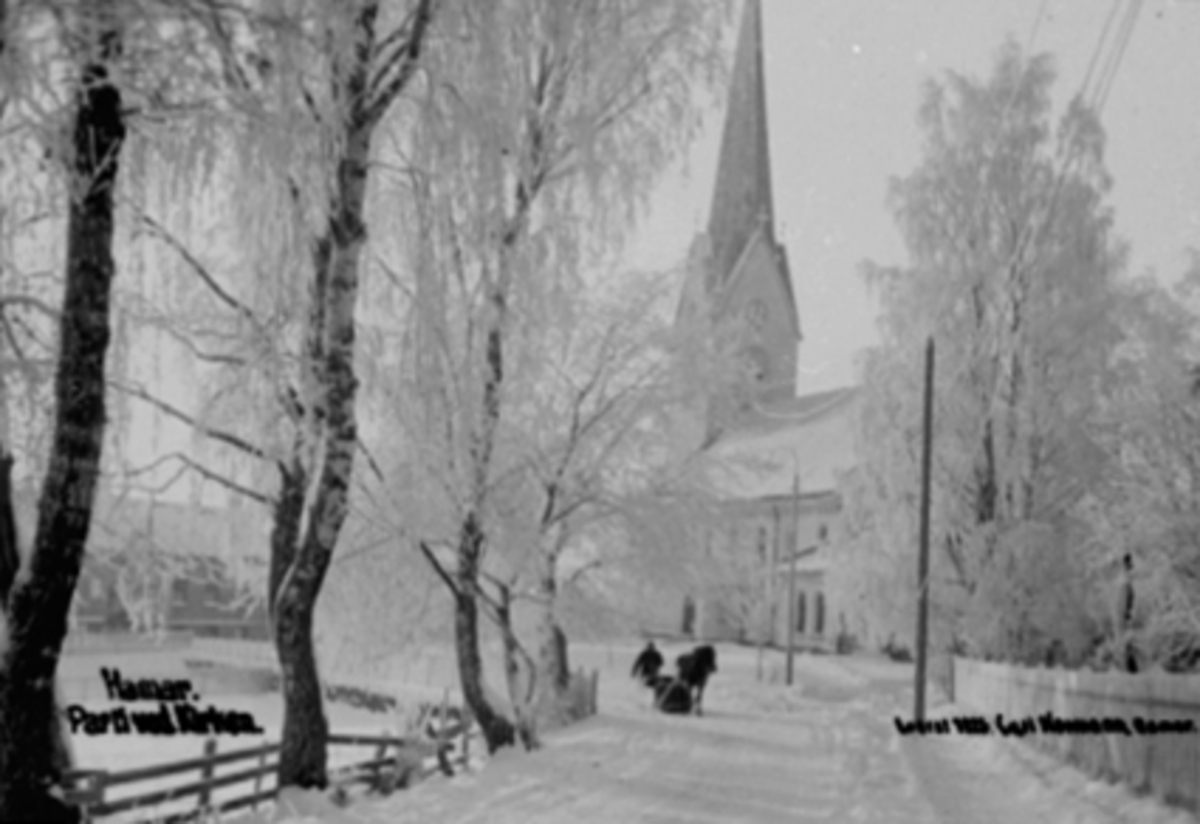 Anno Domkirkeodden, FURNESVEGEN, HAMAR DOMKIRKE, VINTERSTEMNING, RIMTRÆR, HEST MED SLEDE. POSTKORT. Parti fra Furnesvegen mot Hamar domkirke, 1916. Vinter, hest og slede.