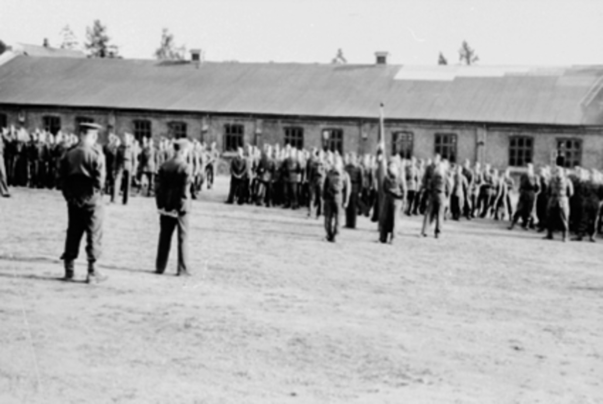 Anno Domkirkeodden, GENERAL OTTO RUGE INSPISERER MILITÆRE ETTER KRIGEN, RIDEHUSET, HJEMMEFRONTEN.