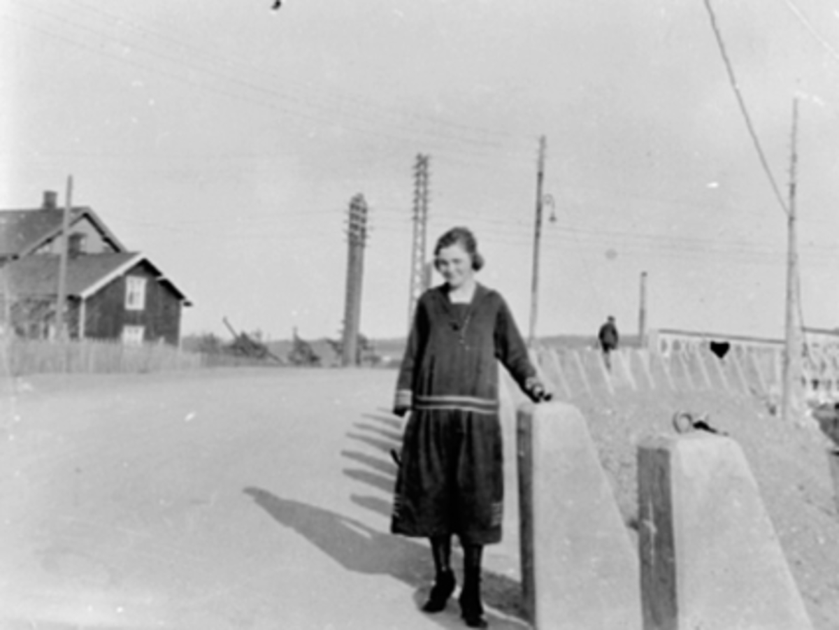 Anno Domkirkeodden, MARGIT HOLDEN, JERNBANEBRUA OVER RØROSBANEN, STANGEVEGEN 102, STABBESTEINER