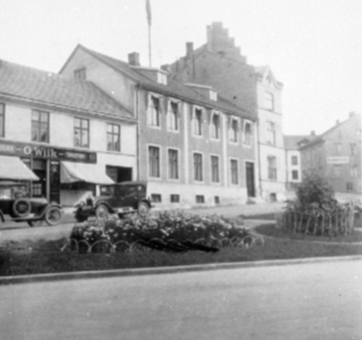 Anno Domkirkeodden, OVERSIKT O. WIIKGÅRDEN MOT SEMINARGATA OG BRANNVAKTA, PARKANLEGG, TRIANGELEN, TORGGATA