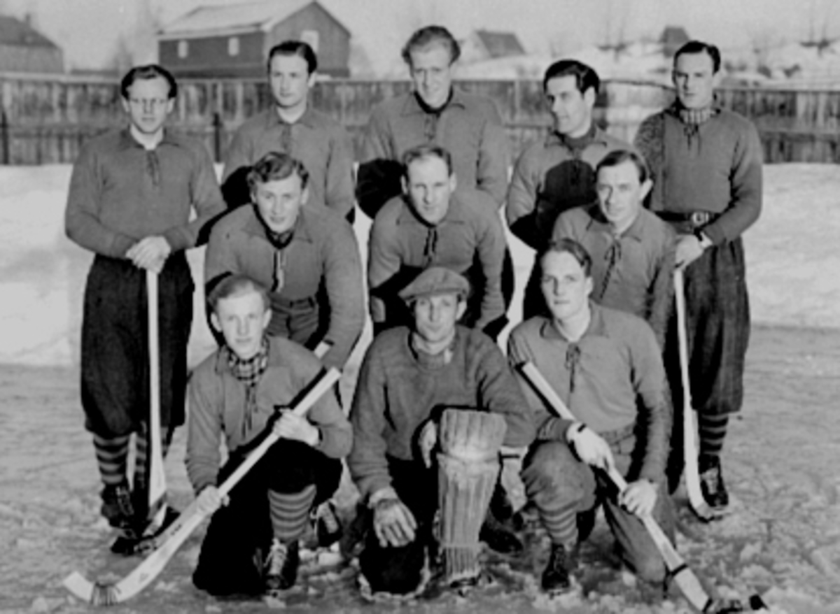 Anno Domkirkeodden, GRUPPE 11 BANDYSPILLERE, BANDYLAG, HAMAR IDRETTSLAG, H. I. L. , HAMAR STADION
