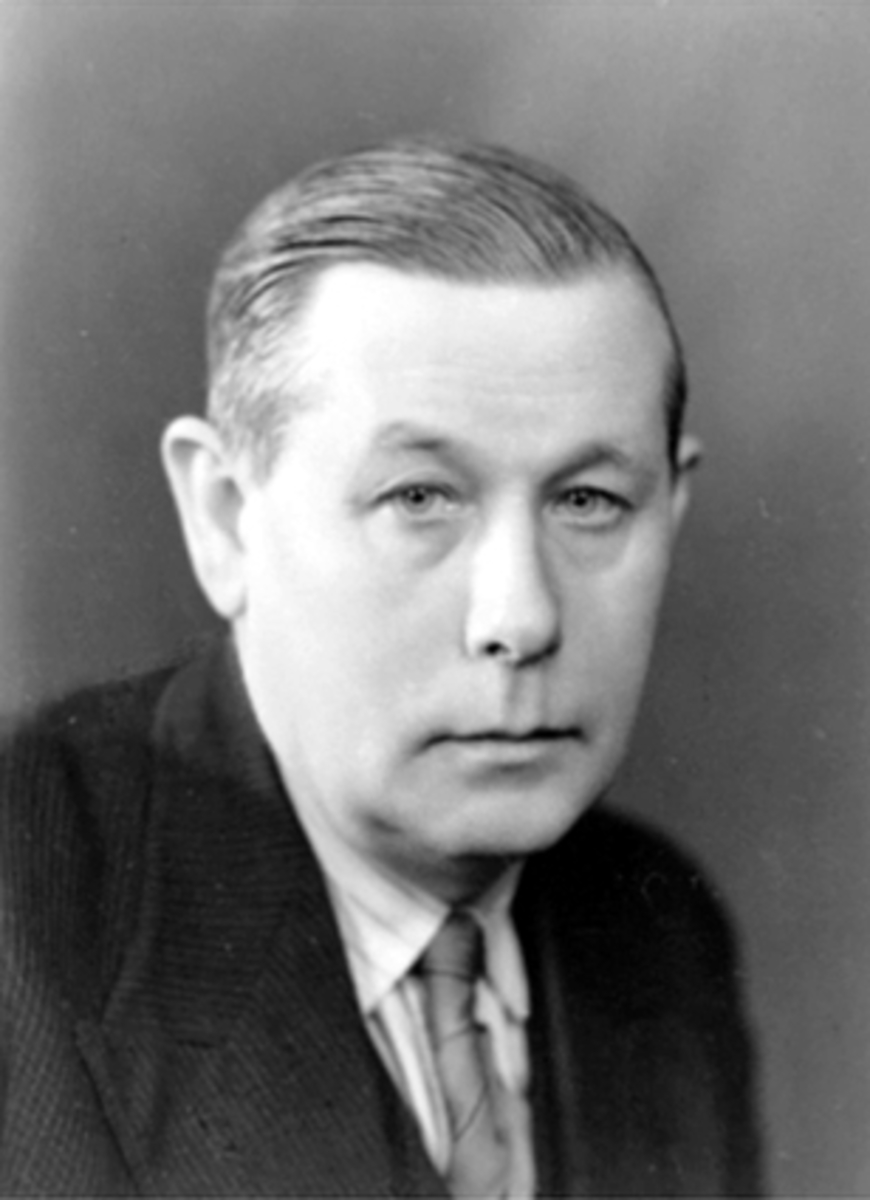 Anno Domkirkeodden, PORTRETT ALF HØILUND, DIREKTØR VED HAM-JERN, HAMAR JERNSTØPERI 1939-1951.