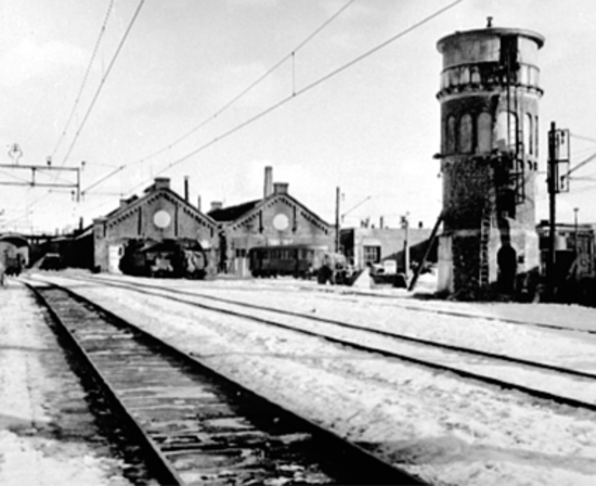 Anno Domkirkeodden, HAMAR JERBANESTASJON, VANNSTENDER, VANNTÅRN, LOKOMOTIVSTALLER