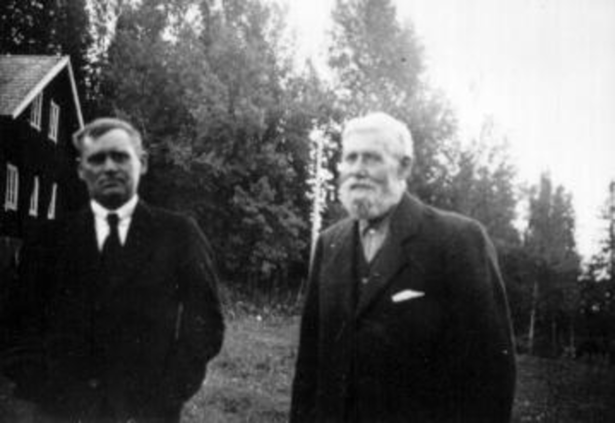 Anno Domkirkeodden, To menn, Johan Harkerud og Ole Harkerud. Feiring av 80 årsdag.