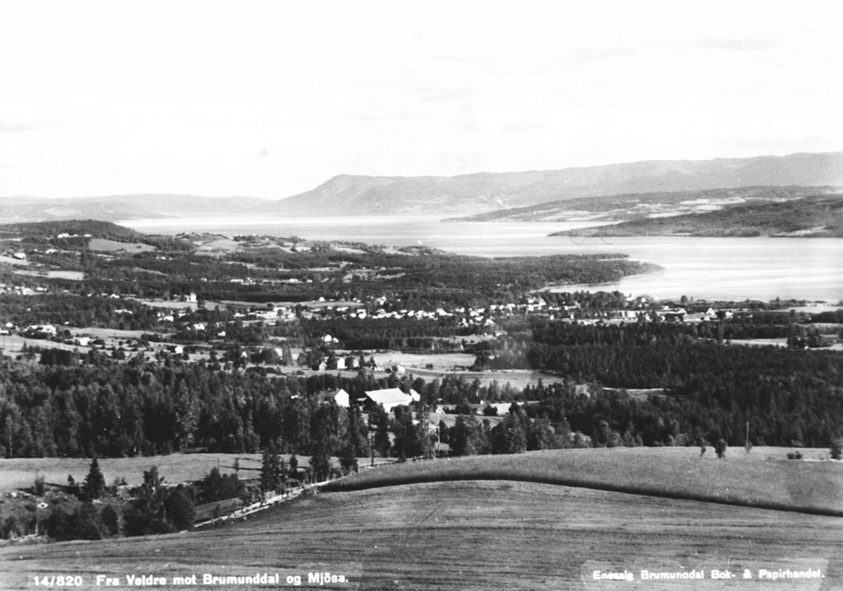 Anno Domkirkeodden, Utsikt fra Veldre, Ringsaker mot Brumunddal og Mjøsa.