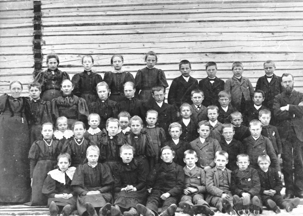 Anno Domkirkeodden, Elever og lærere ved Fagerlund skole, Brumunddal.