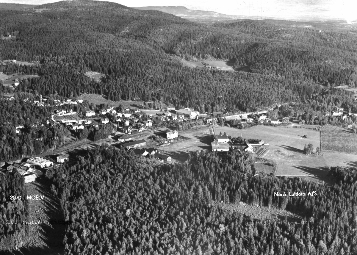 Widerøes Flyveselskap A/S, Flyfoto av Moelv med omegn.