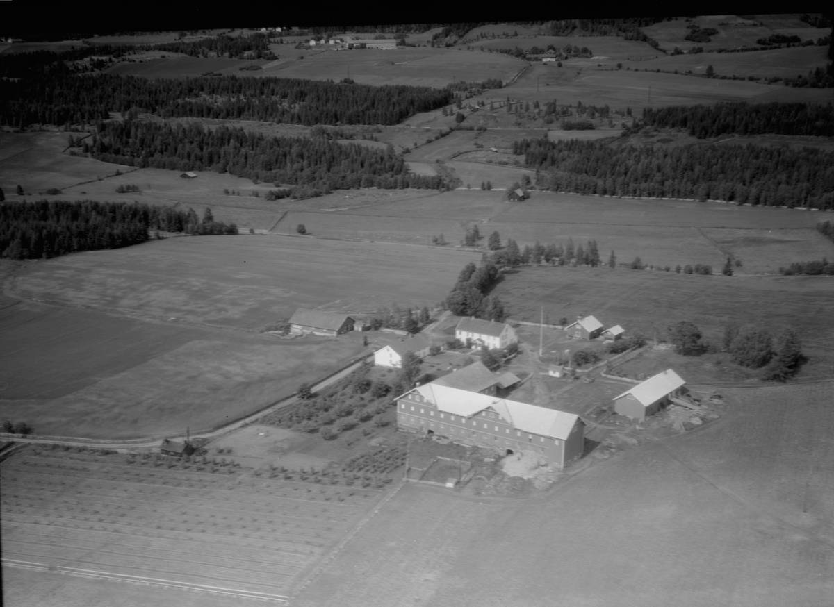 Widerøes Flyveselskap A/S, Flyfoto av ukjent gard.