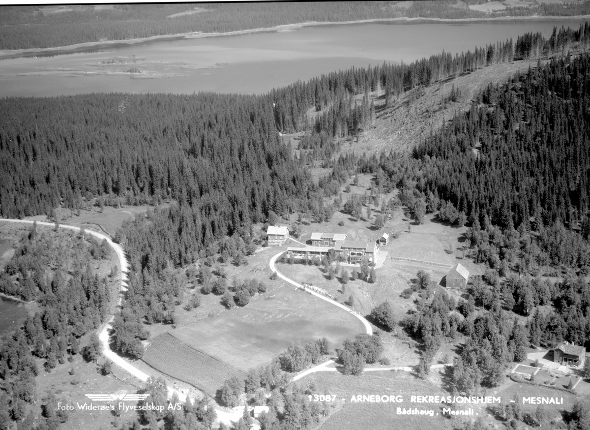 Anno Domkirkeodden, Flyfoto av Arneborg rekreasjonshjem, Bådshaug sanatorium, Mesnalia, Ringsaker.