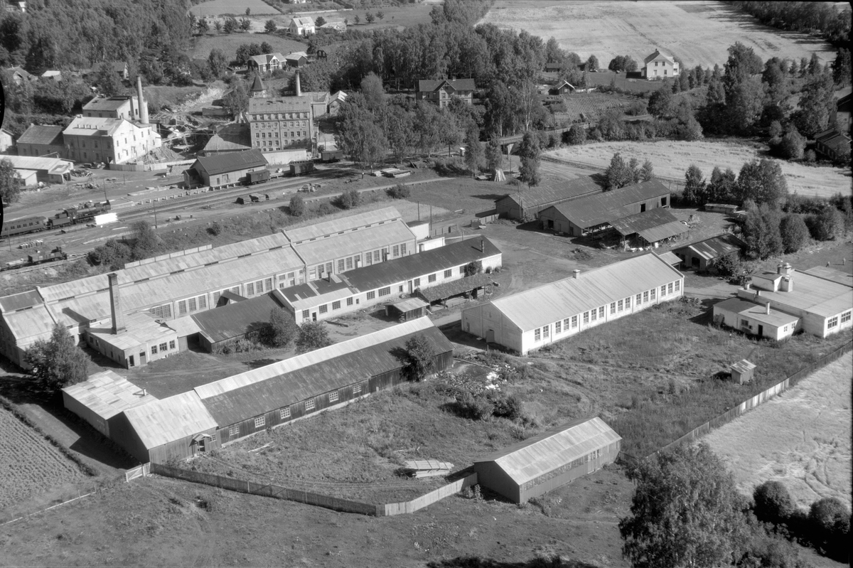 Anno Domkirkeodden, Flyfoto av Brumunddal stasjon, Globus Maskinfabrikk, Brumunddal.