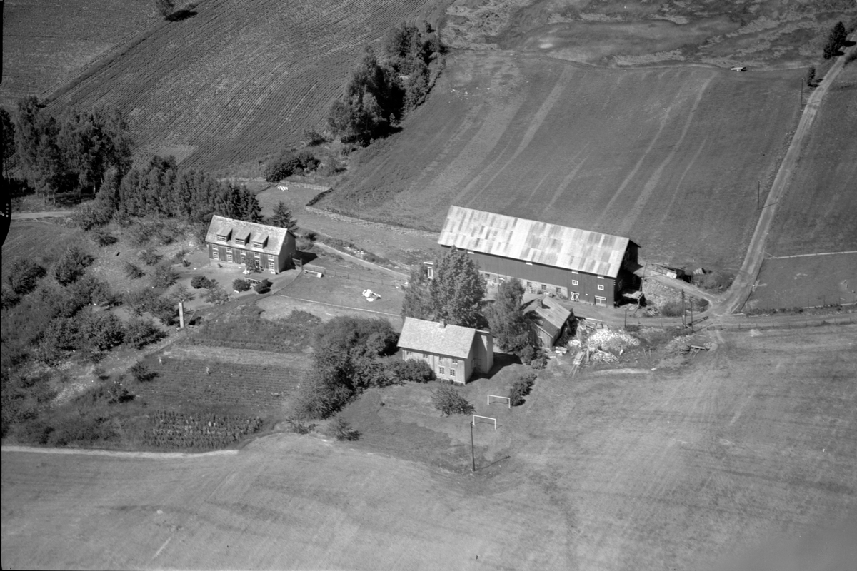 Anno Domkirkeodden, Flyfoto av Brattberg lille, Gaupen, Ringsaker.