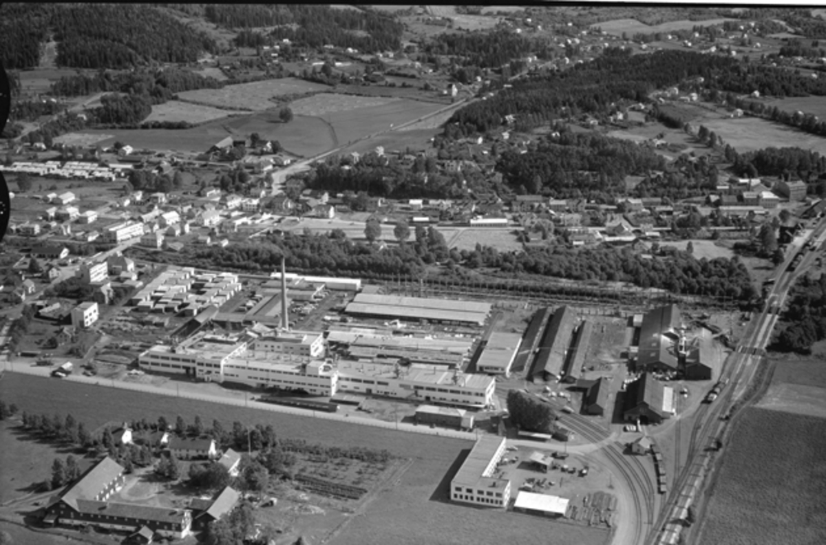 Anno Domkirkeodden, Flyfoto av Brumunddal med omegn.