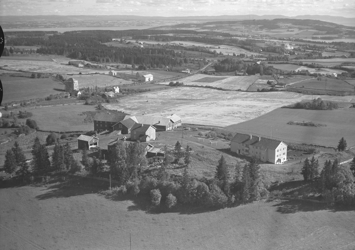 Anno Domkirkeodden, Flyfoto av Gaarum gård og kommunens pleiehjem.